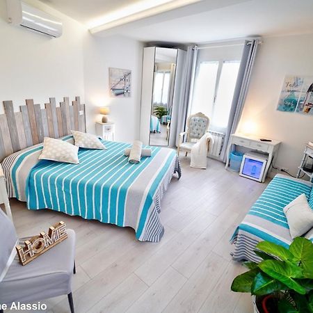 Bed & Breakfast My Home - อาลัสซิโอ ภายนอก รูปภาพ