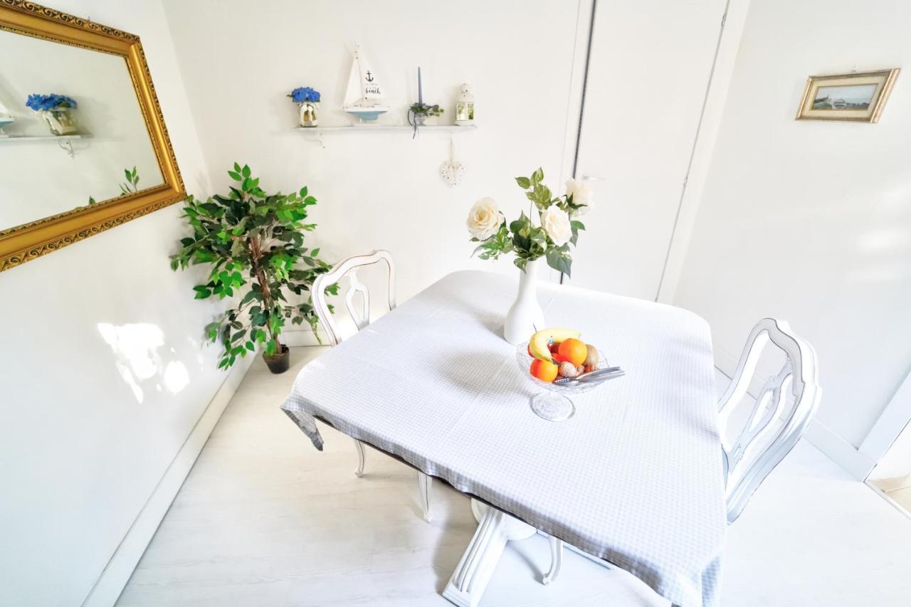 Bed & Breakfast My Home - อาลัสซิโอ ภายนอก รูปภาพ